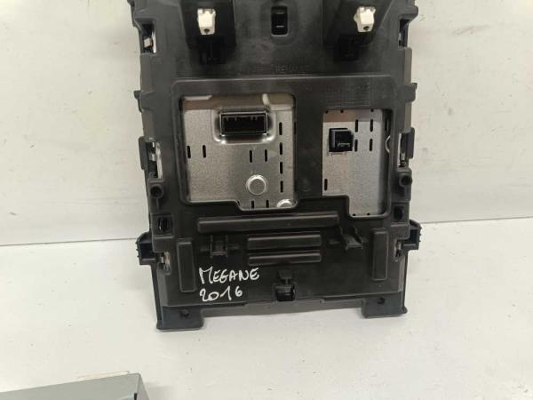 RADIO NAVI RENAULT MEGANE 4 - Vue 4